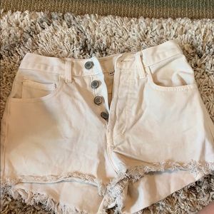 White High Waited Shorts